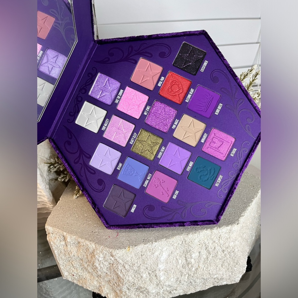 NIB - Jeffree Star - Blood Lust Eyeshadow Palette